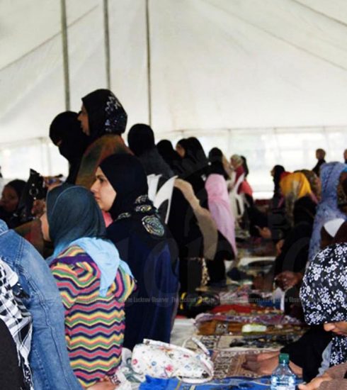 Aishbagh Eidgah Allows Women to Offer Namaz